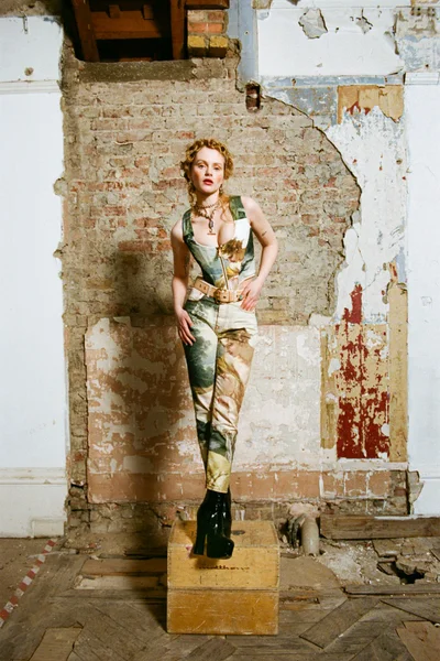 Look 18